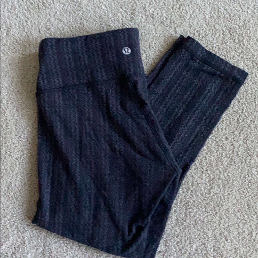 Wonder under Lululemon cropped leggings 21”